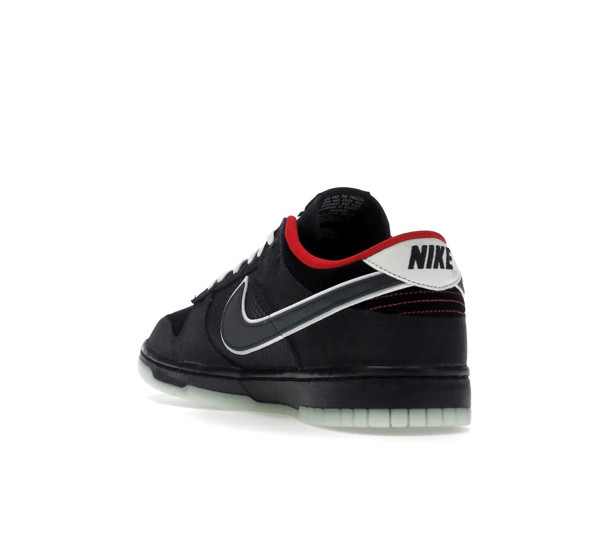 Dunk Low - high-performance athletic footwear with advanced cushioning