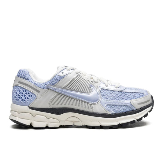 Nike Zoom Vomero 5 Light Blue - high-performance athletic footwear in Blue with advanced cushioning