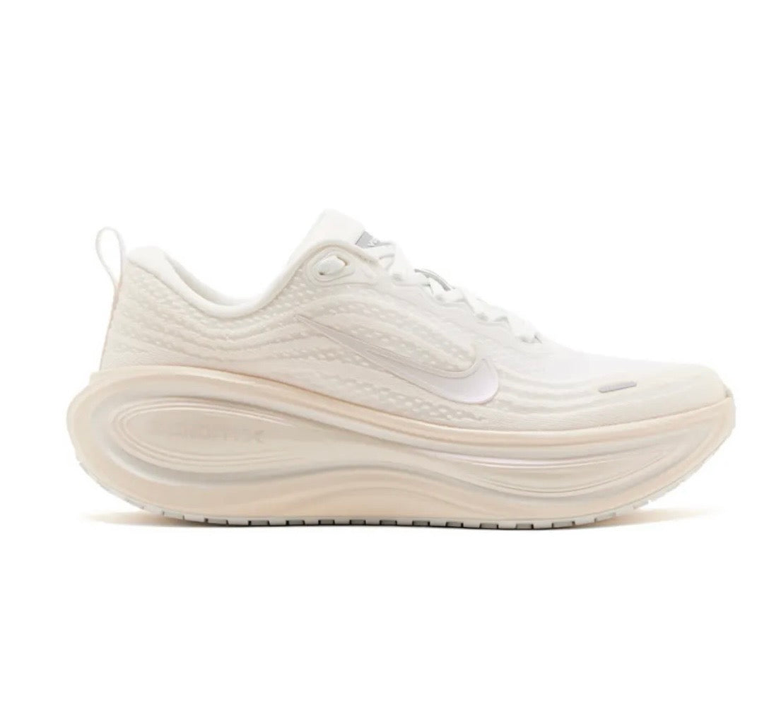 Nike Vomero Plus Cream - high-performance athletic footwear with advanced cushioning