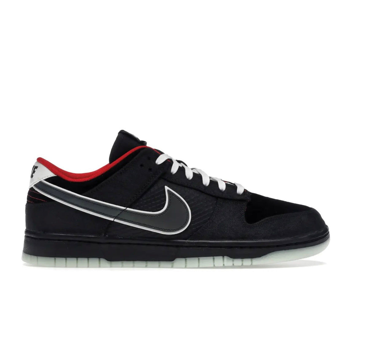 Dunk Low - high-performance athletic footwear with advanced cushioning