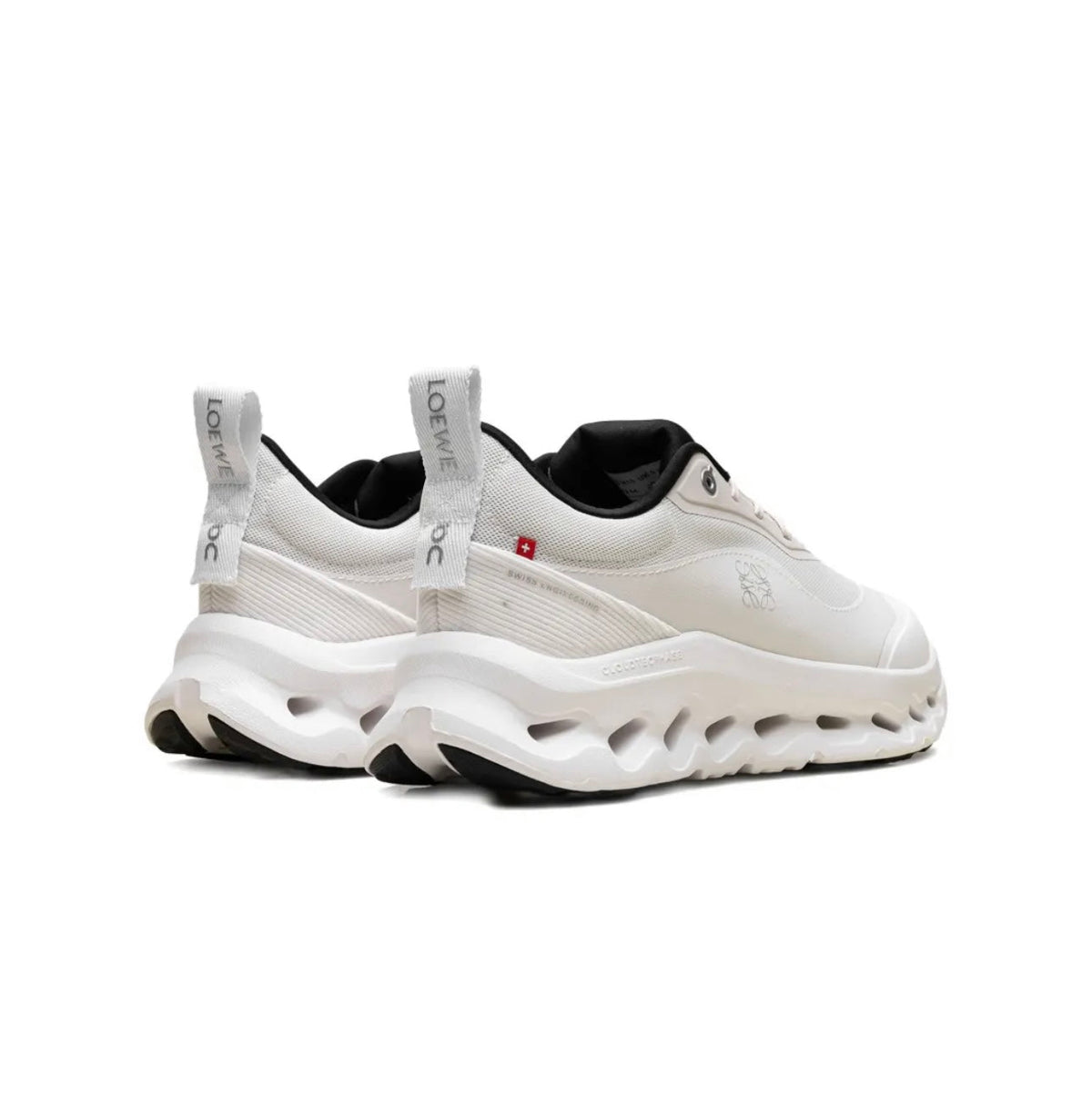On Cloud Light Gray - high-performance athletic footwear with advanced cushioning