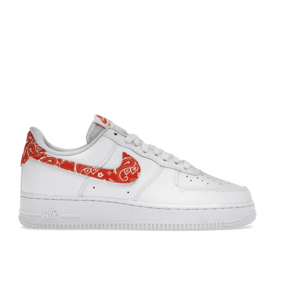 Nike AIR FORCE 1 - high-performance athletic footwear with advanced cushioning